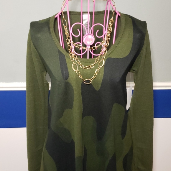 Go Couture camo top - Picture 2 of 7